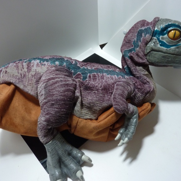 Jurassic World REALFX Baby Blue - Realistic Dinosaur Toy Movements NOT TESTED - Picture 2 of 7